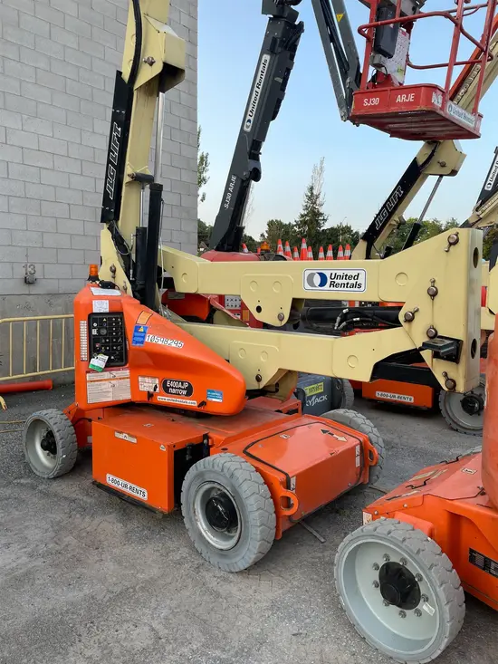 2017 JLG E400AJPN Articulating Boom Lift