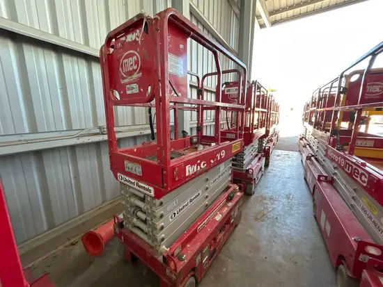 2019 MEC MICRO 19 Scissor Lift