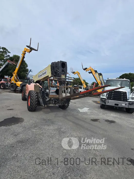 2017 JLG 1055 Forklift