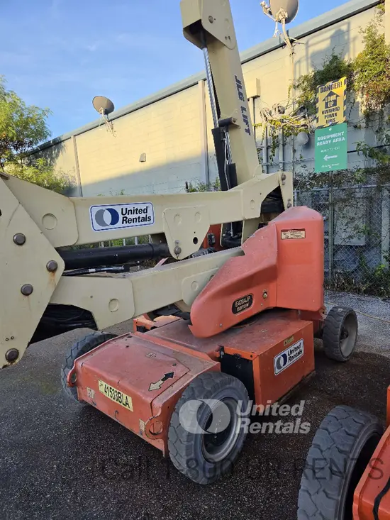 2017 JLG E400AJPN Articulating Boom Lift