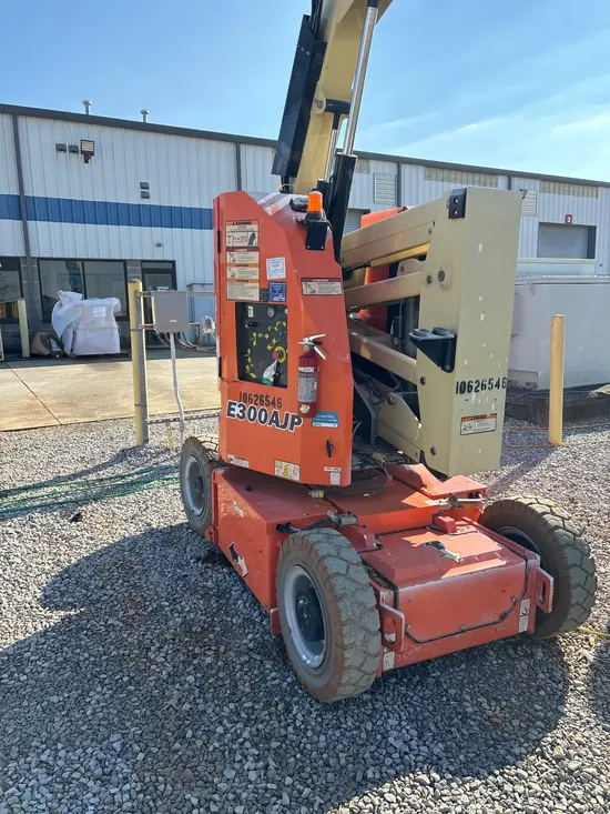 2017 JLG E300AJP Articulating Boom Lift