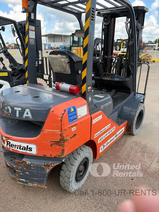 2019 Toyota 8FDU25 Warehouse Forklift