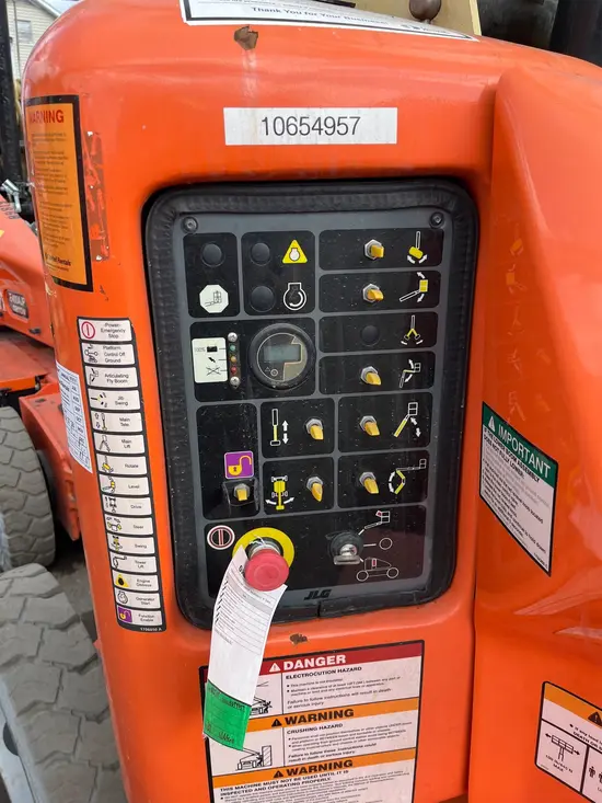 2017 JLG E450AJ Articulating Boom Lift
