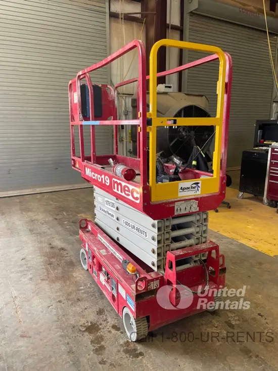 2018 MEC MICRO 19 Scissor Lift