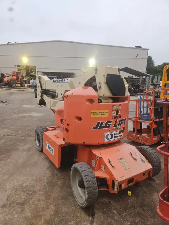 2016 JLG E400AJPN Articulating Boom Lift