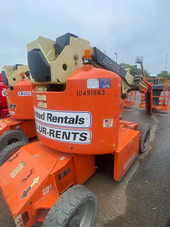 2016 JLG E400AJPN Articulating Boom Lift