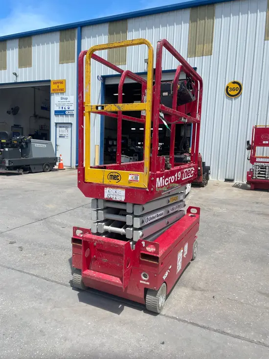 2022 MEC MICRO 19 Scissor Lift
