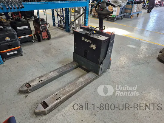 2022 Toyota 8HBW23 Jack