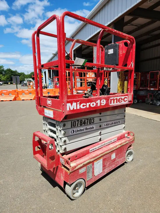 2018 MEC MICRO 19 Scissor Lift