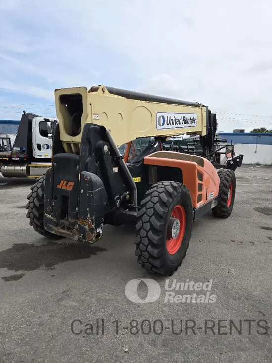 2017 JLG 1055 Forklift