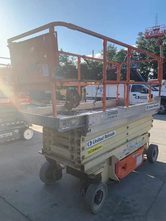 2015 JLG 3246ES Scissor Lift