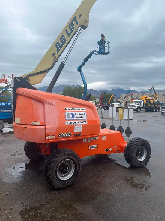 2017 JLG 400S Boom Lift