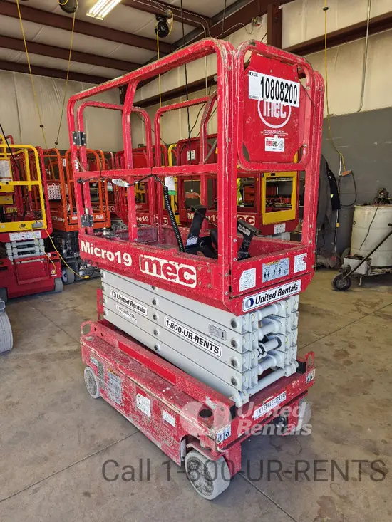 2018 MEC MICRO 19 Scissor Lift
