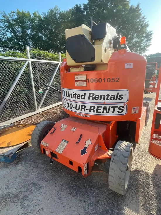 2017 JLG E400AJPN Articulating Boom Lift