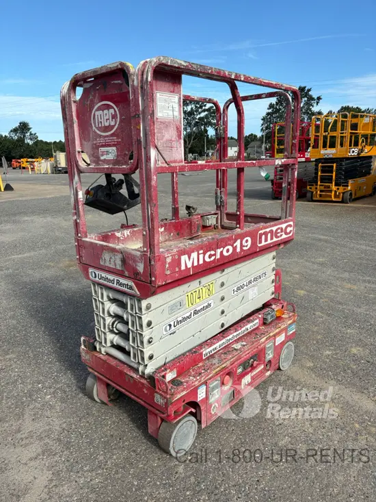 2018 MEC MICRO 19 Scissor Lift