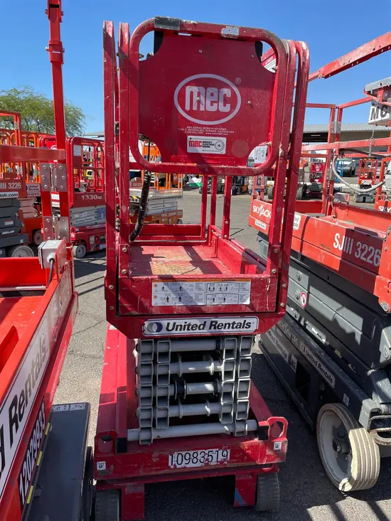 2019 MEC MICRO 19 Scissor Lift