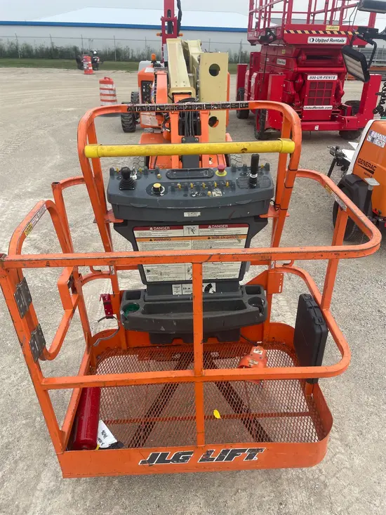 2017 JLG E400AJPN Articulating Boom Lift