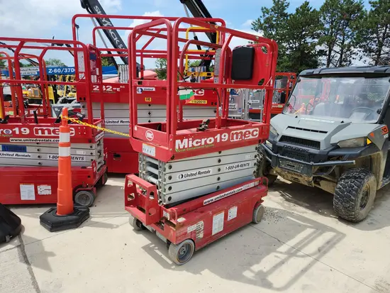 2019 MEC MICRO 19 Scissor Lift