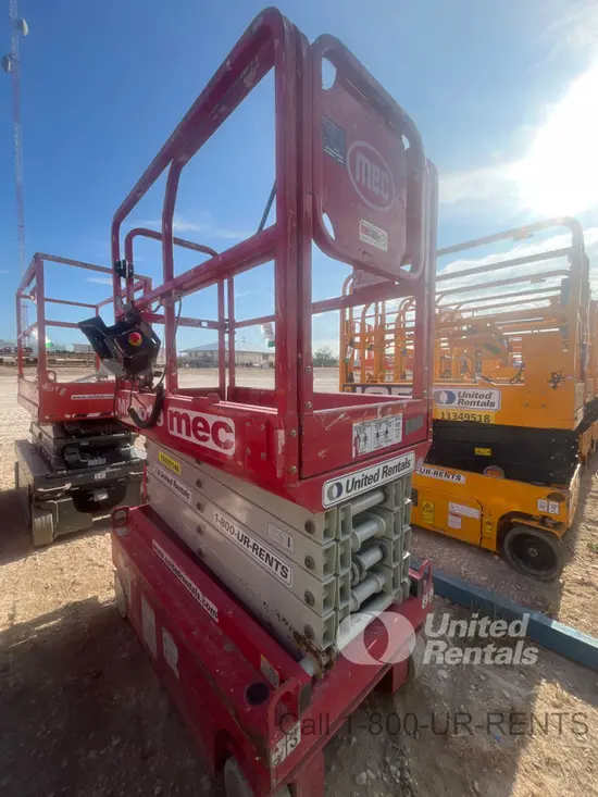 2019 MEC MICRO 19 Scissor Lift