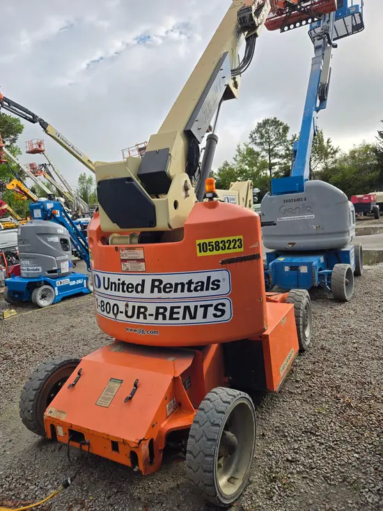 2017 JLG E400AJPN Articulating Boom Lift