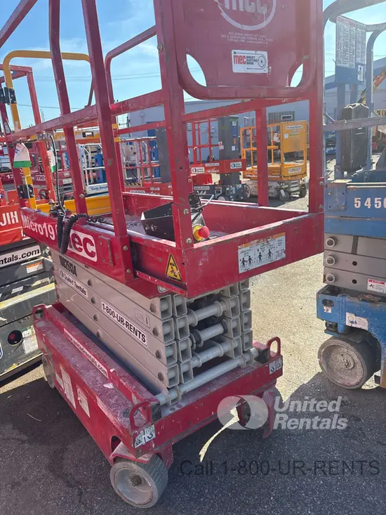 2018 MEC MICRO 19 Scissor Lift