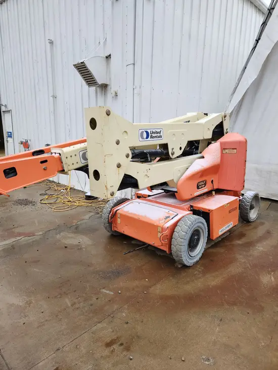 2015 JLG E400AJPN Articulating Boom Lift