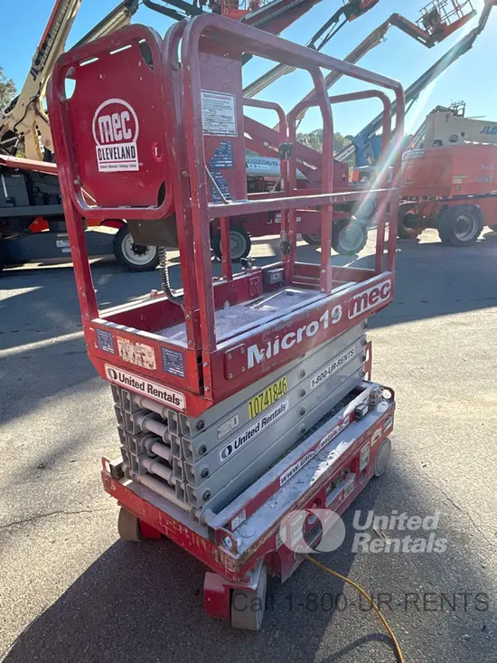 2018 MEC MICRO 19 Scissor Lift