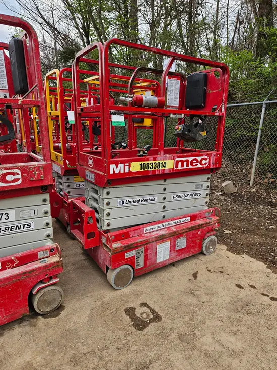 2018 MEC MICRO 19 Scissor Lift