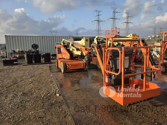 2017 JLG E400AJPN Articulating Boom Lift