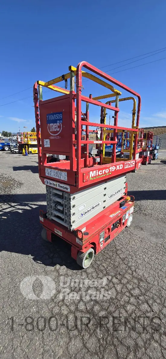 2020 MEC MICRO 19-XD Scissor Lift