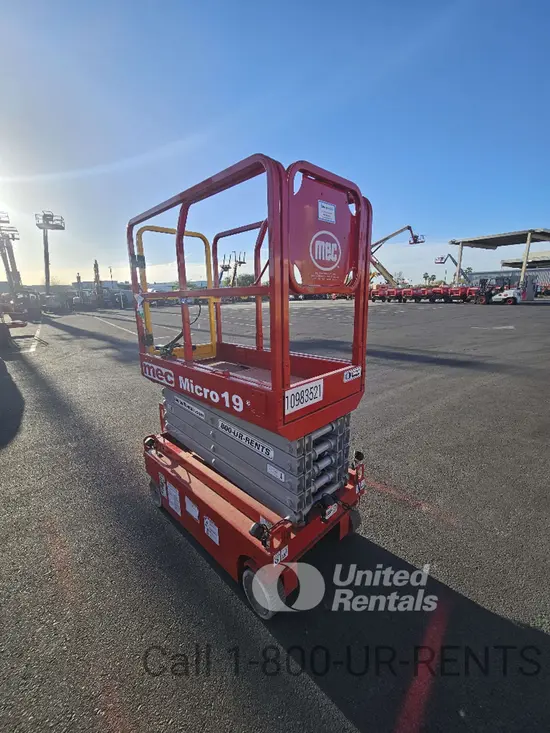 2019 MEC MICRO 19 Scissor Lift