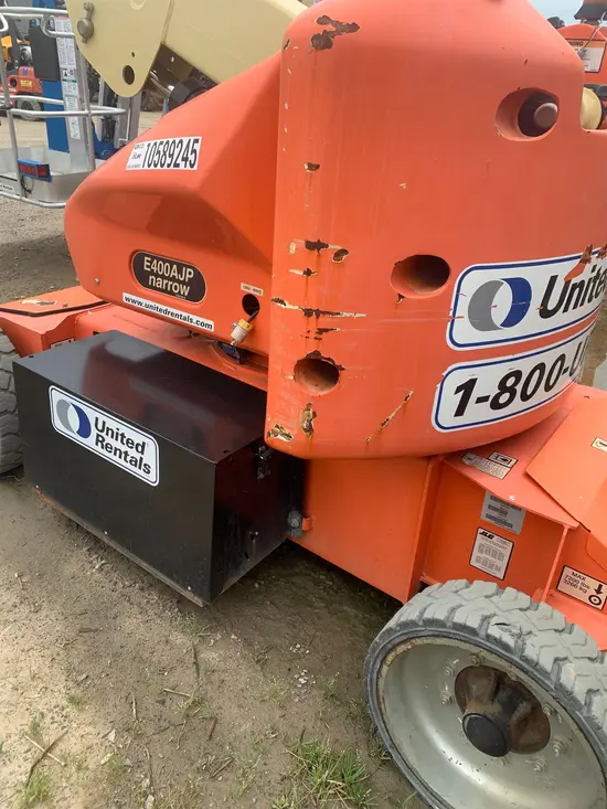 2017 JLG E400AJPN Articulating Boom Lift