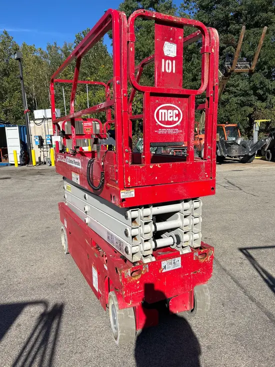 2017 MEC 2632SE Scissor Lift