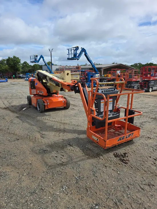 2017 JLG E400AJPN Articulating Boom Lift