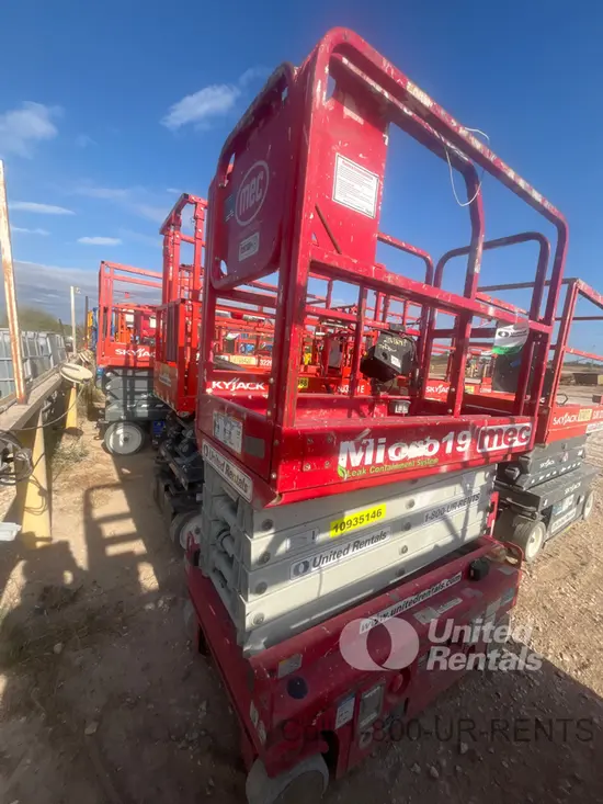 2019 MEC MICRO 19 Scissor Lift