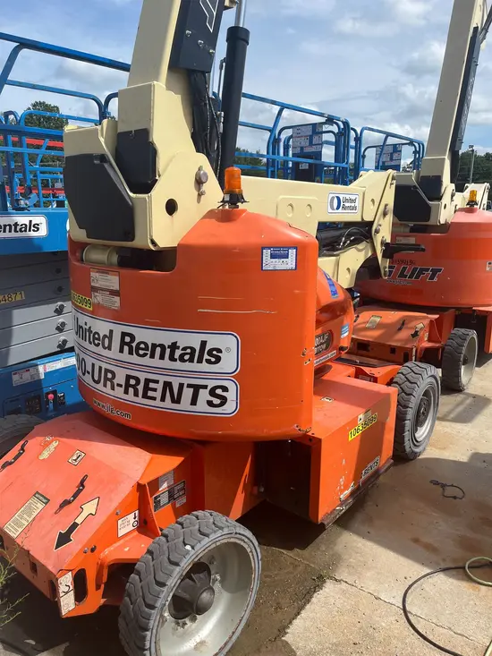 2017 JLG E400AJPN Articulating Boom Lift