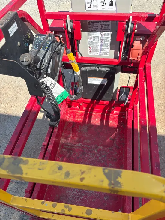 2019 MEC MICRO 19 Scissor Lift