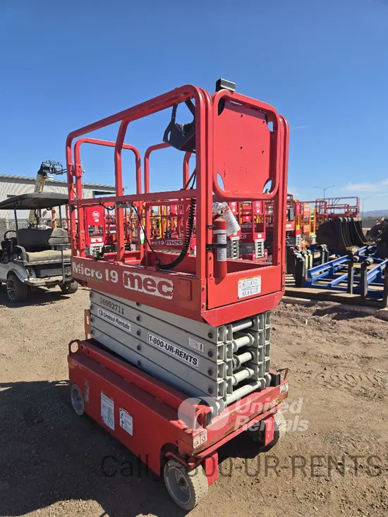 2019 MEC MICRO 19 Scissor Lift