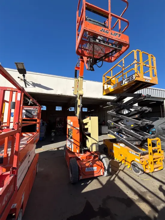 2018 JLG E300AJP Articulating Boom Lift