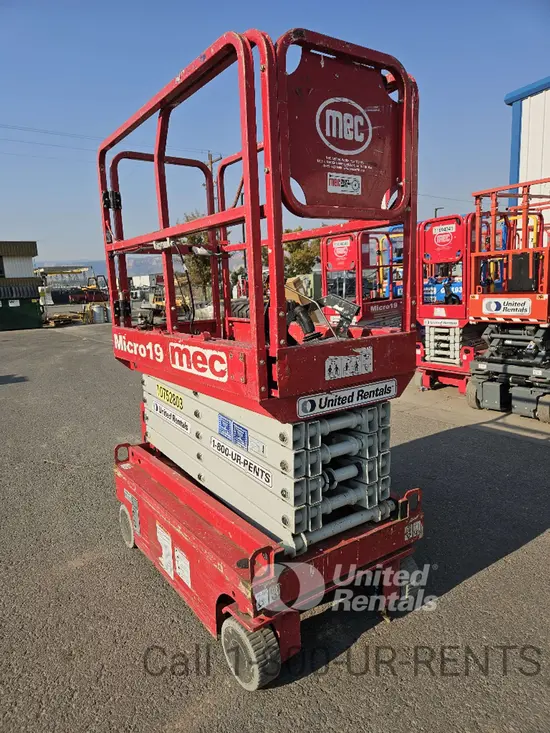 2018 MEC MICRO 19 Scissor Lift