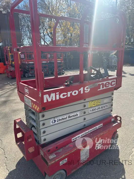 2018 MEC MICRO 19 Scissor Lift