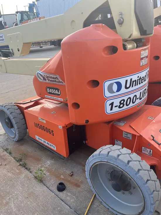 2016 JLG E450AJ Articulating Boom Lift