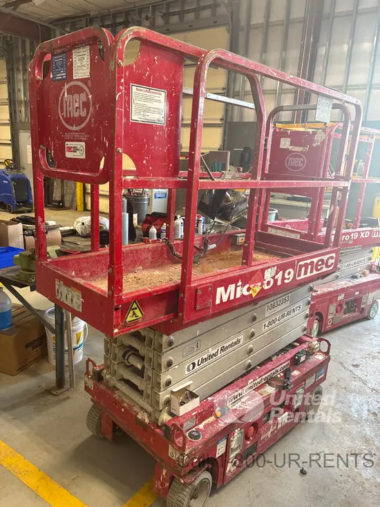 2018 MEC MICRO 19 Scissor Lift
