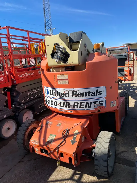 2017 JLG E400AN Articulating Boom Lift