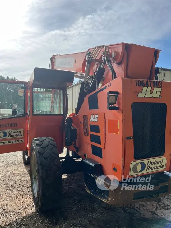 2017 SKYTRAK 8042 Forklift
