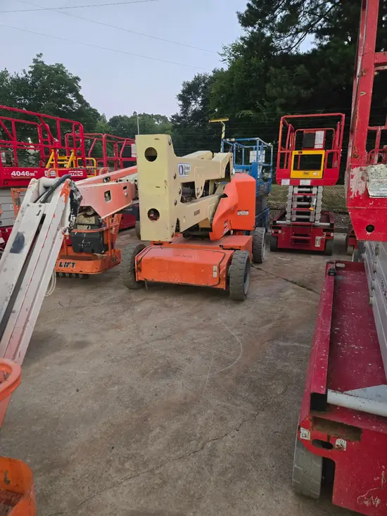 2017 JLG E450AJ Articulating Boom Lift