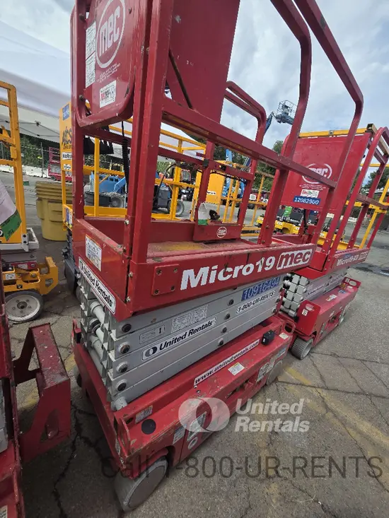 2019 MEC MICRO 19 Scissor Lift