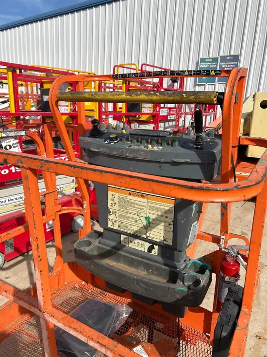 2017 JLG E400AJPN Articulating Boom Lift