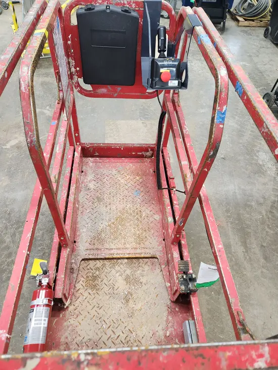 2019 MEC MICRO 19 Scissor Lift