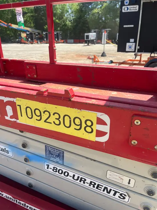 2019 MEC MICRO 19 Scissor Lift